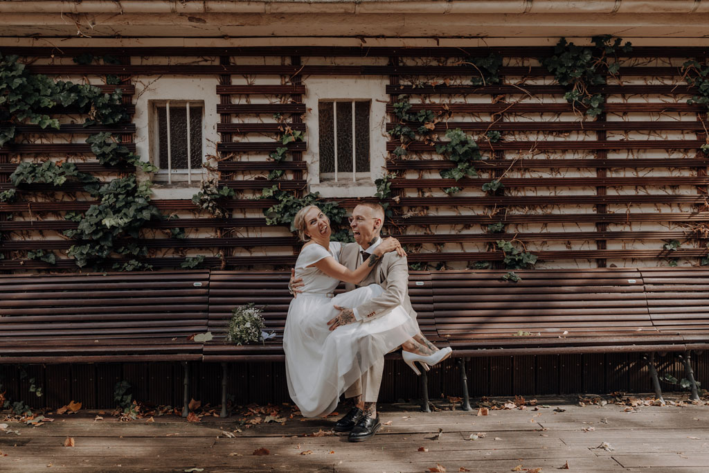 standesamtliche Hochzeit im Rathaus pankow. Paarfotos und familienfotos im Bürgerpark in pankow in berlin. Hochzeitsfotos und Gruppenfotos.