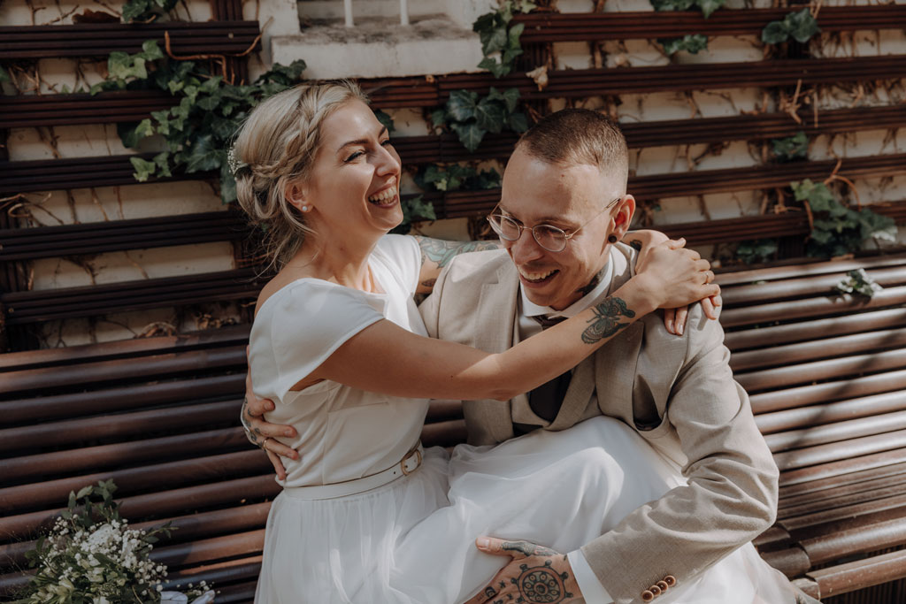 standesamtliche Hochzeit im Rathaus pankow. Paarfotos und familienfotos im Bürgerpark in pankow in berlin. Hochzeitsfotos und Gruppenfotos.