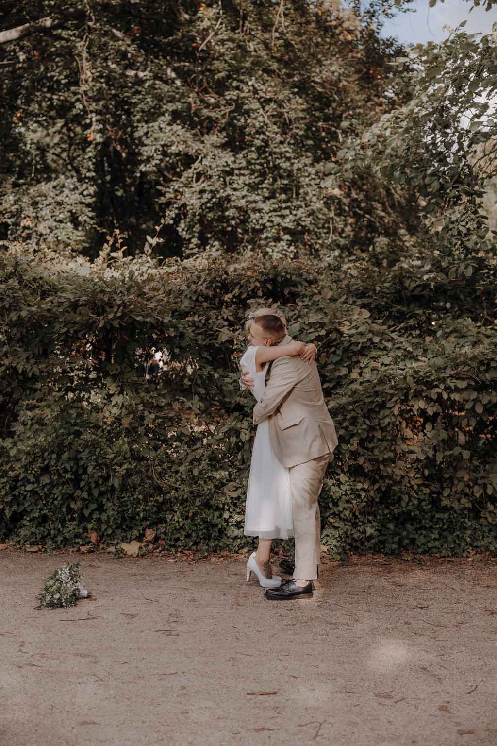 standesamtliche Hochzeit im Rathaus pankow. Paarfotos und familienfotos im Bürgerpark in pankow in berlin. Hochzeitsfotos und Gruppenfotos.