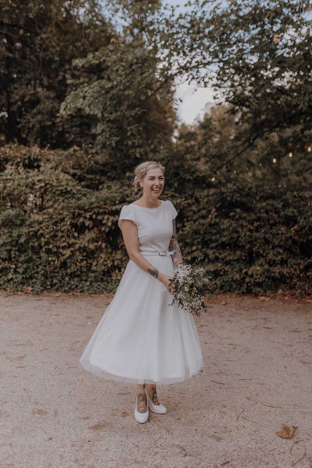 standesamtliche Hochzeit im Rathaus pankow. Paarfotos und familienfotos im Bürgerpark in pankow in berlin. Hochzeitsfotos und Gruppenfotos.