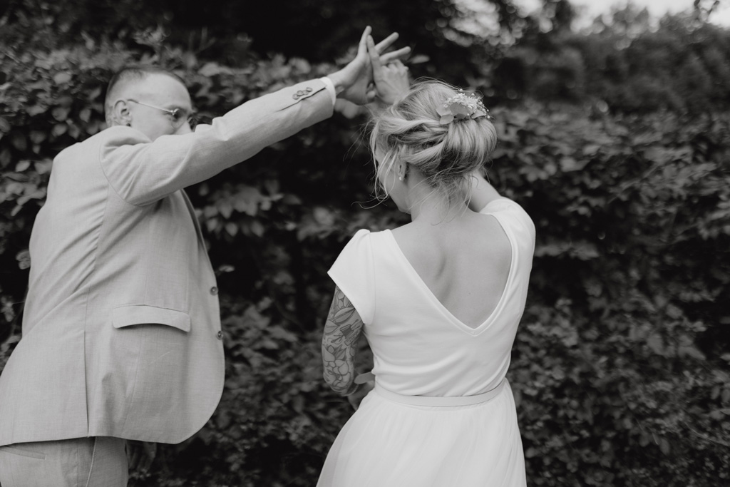 standesamtliche Hochzeit im Rathaus pankow. Paarfotos und familienfotos im Bürgerpark in pankow in berlin. Hochzeitsfotos und Gruppenfotos.